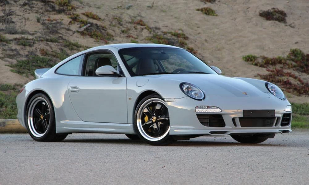 Ετοιμάζεται να κάνει την εμφάνιση της η Porsche 911 Sport Classic